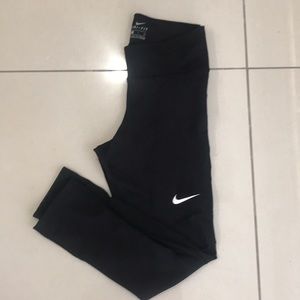 NWOT - Nike Dri-fit capris
